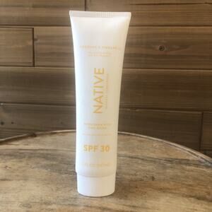 New Native Coconut & Pineapple Mineral Sunscreen Lotion SPF 30 5oz - Exp 3/26